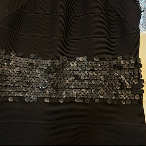 V NECK MINI BANDAGE DRESS - Picture 3 of 7